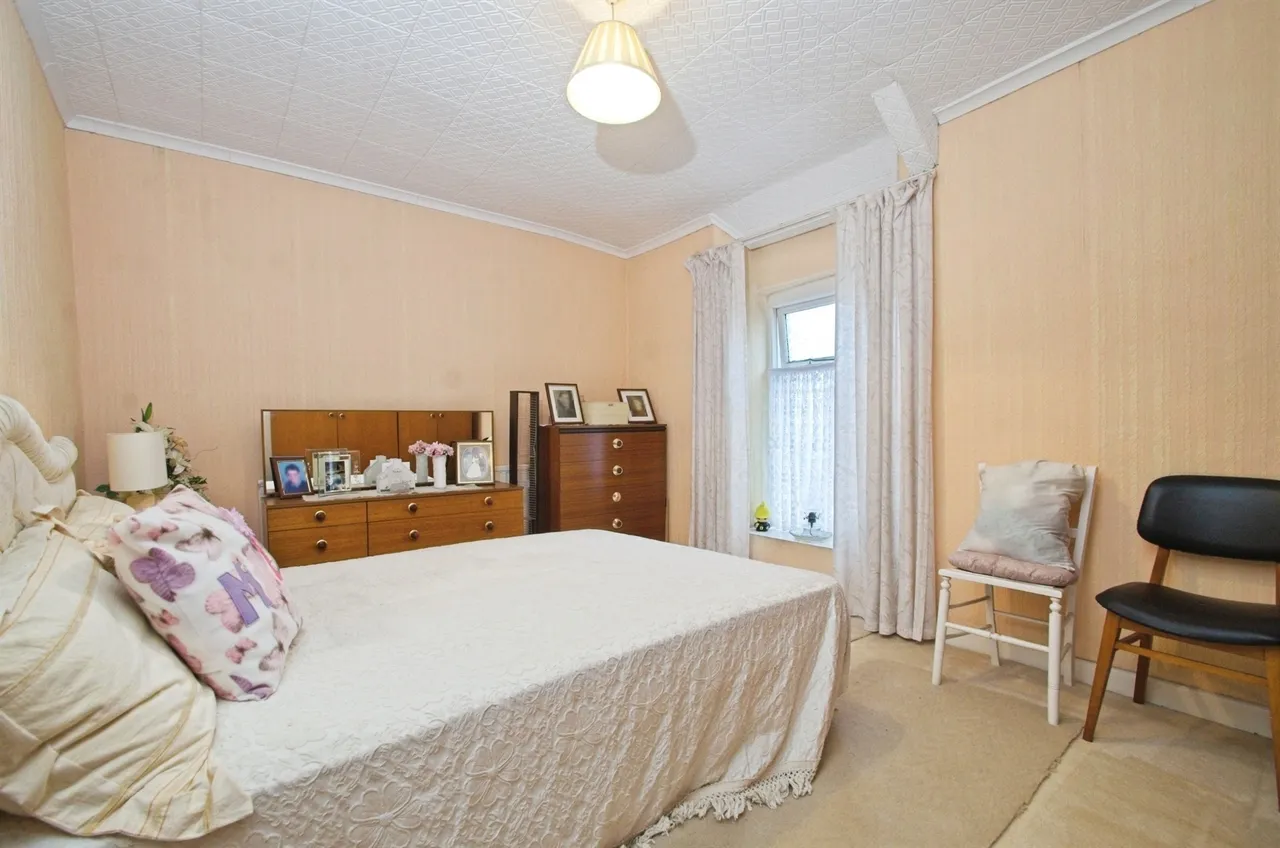 Hoddinotts Houses Pentre, CF41, photo 11