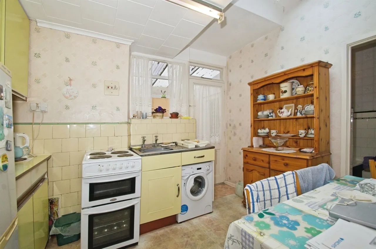 2 bed house for sale, Hoddinotts Houses Pentre, CF41