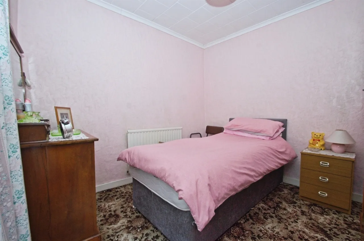 Hoddinotts Houses Pentre, CF41, photo 9