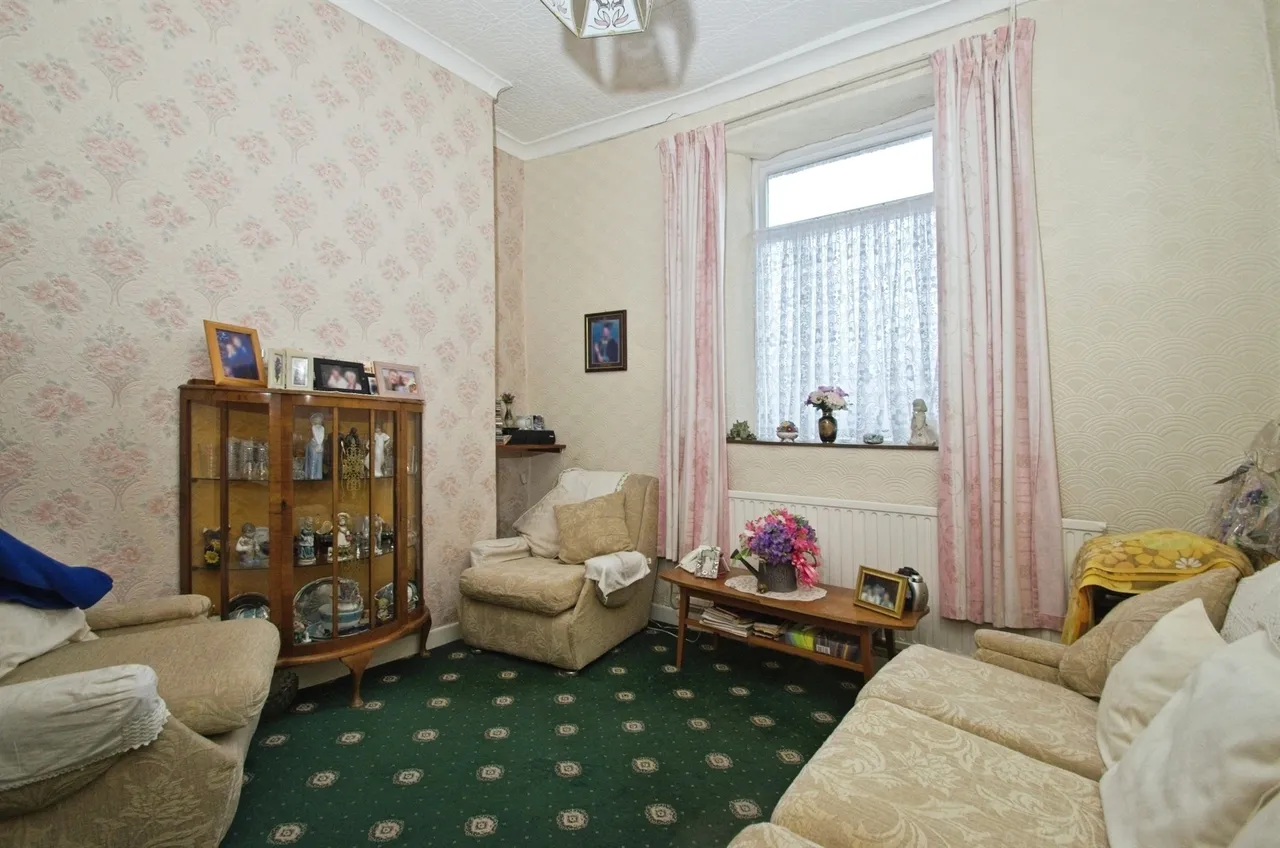 Hoddinotts Houses Pentre, CF41, photo 5