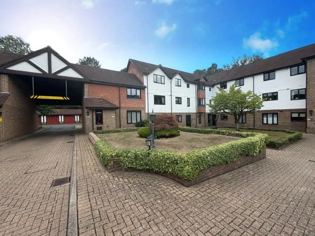 The Avenue, Tadworth, KT20, photo 5