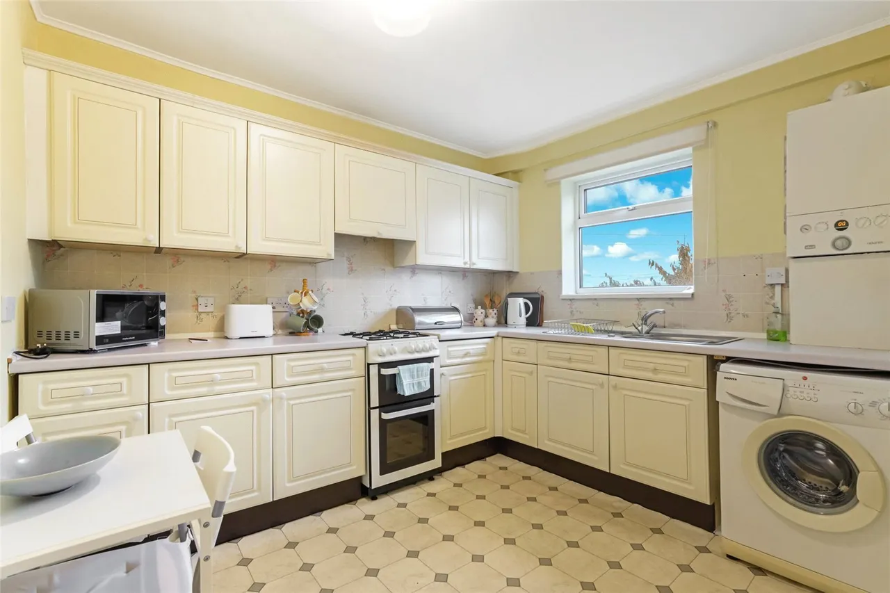 Sunnyside Drive, Blairdardie, G15, photo 3