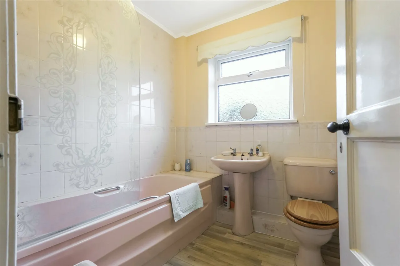 Sunnyside Drive, Blairdardie, G15, photo 12