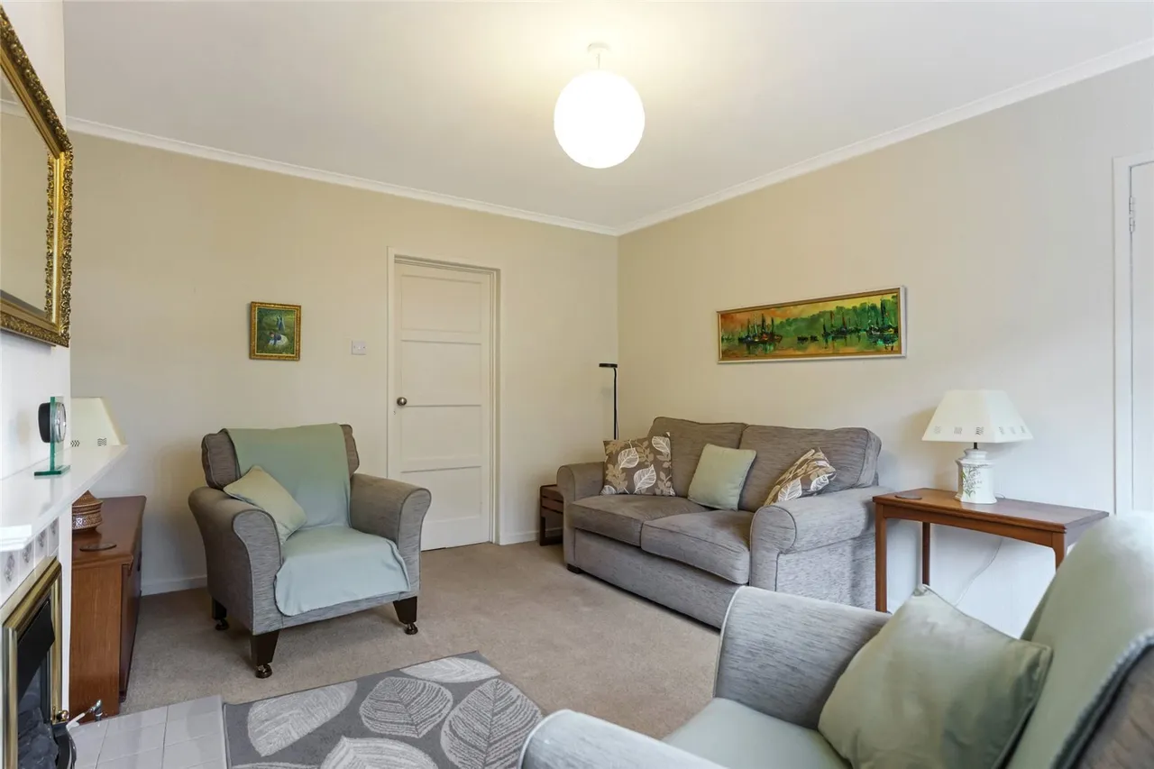 Sunnyside Drive, Blairdardie, G15, photo 4