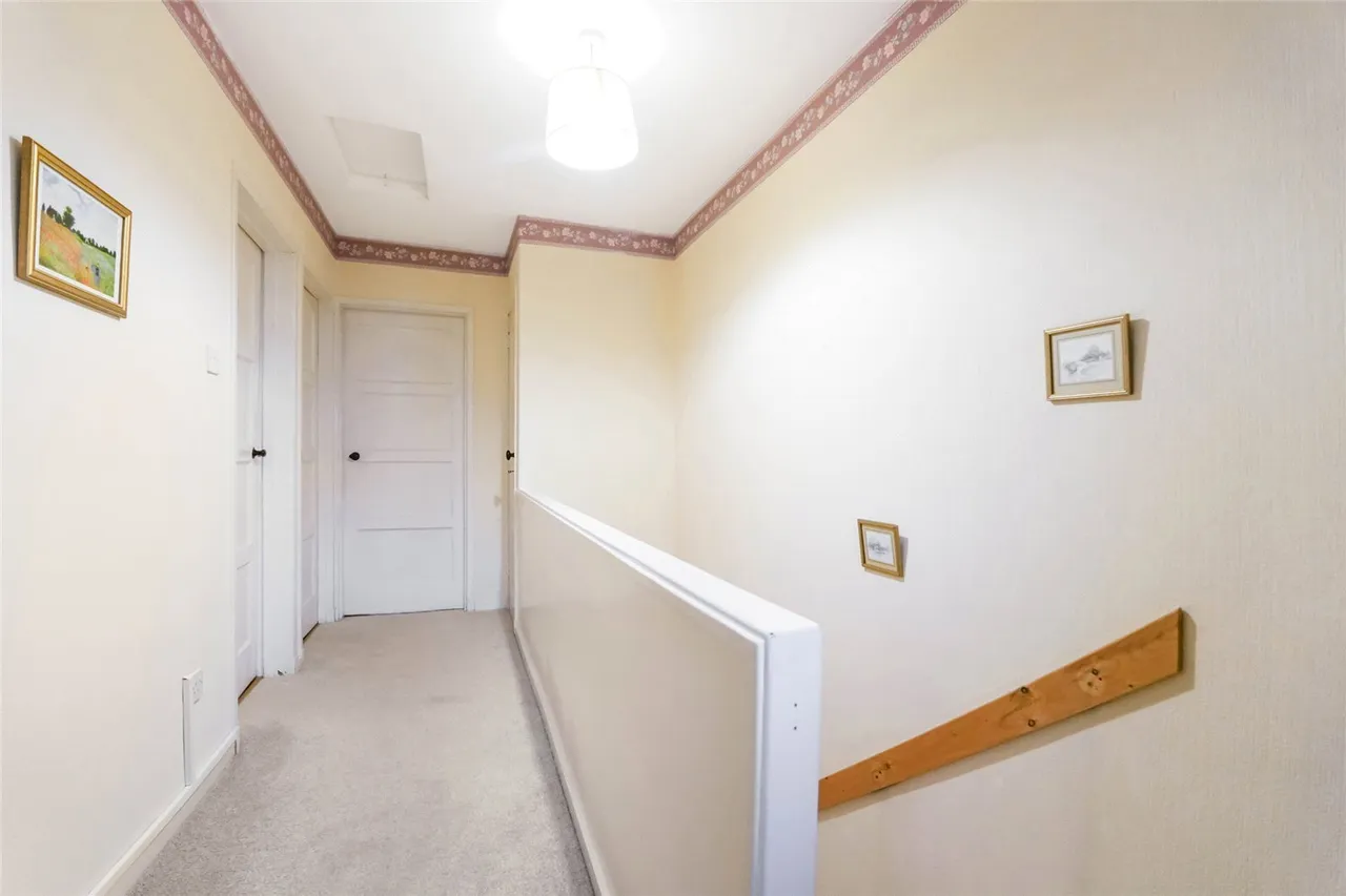 Sunnyside Drive, Blairdardie, G15, photo 9