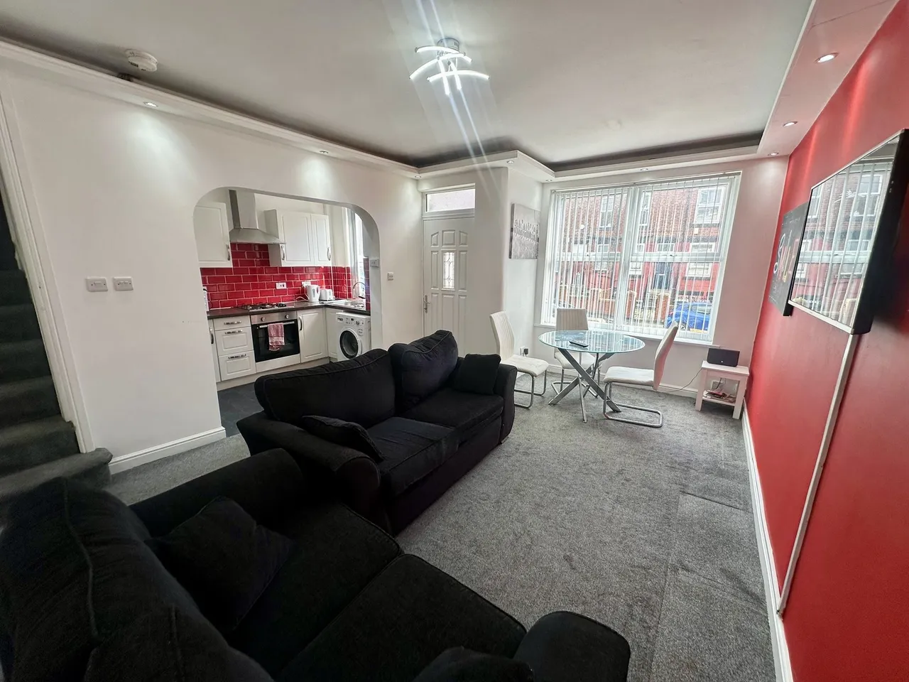 2 bed house to rent — St. Hildas Place, LEEDS