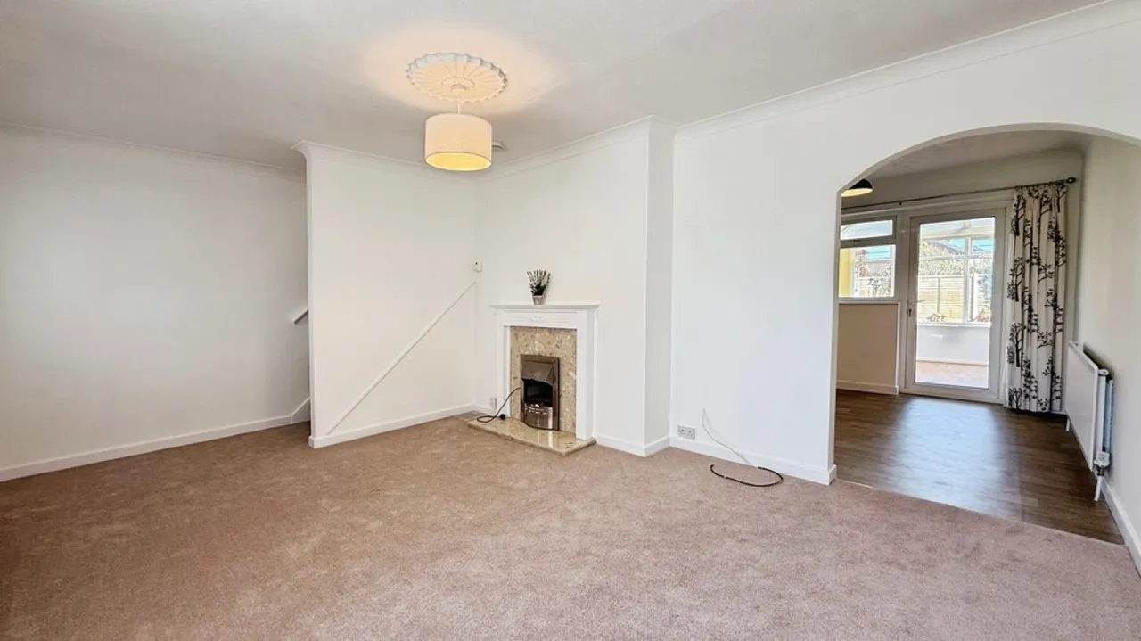 Hollis Way, Southwick, photo 4
