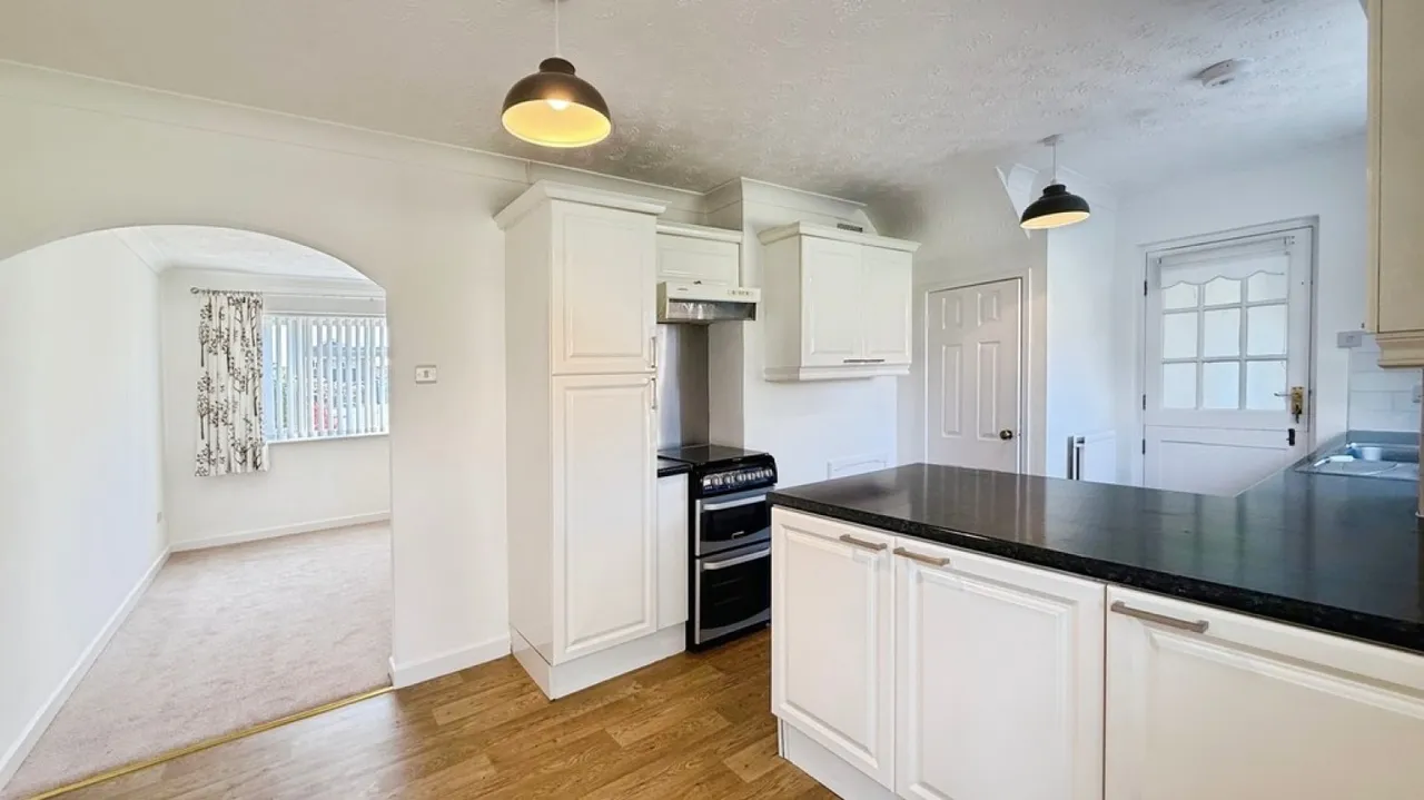 Hollis Way, Southwick, photo 7