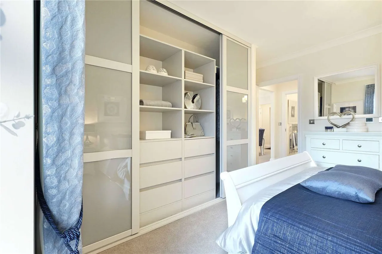 Pinewood Place, Hatch Lane, Windsor, Berkshire, SL4 3RW, photo 7