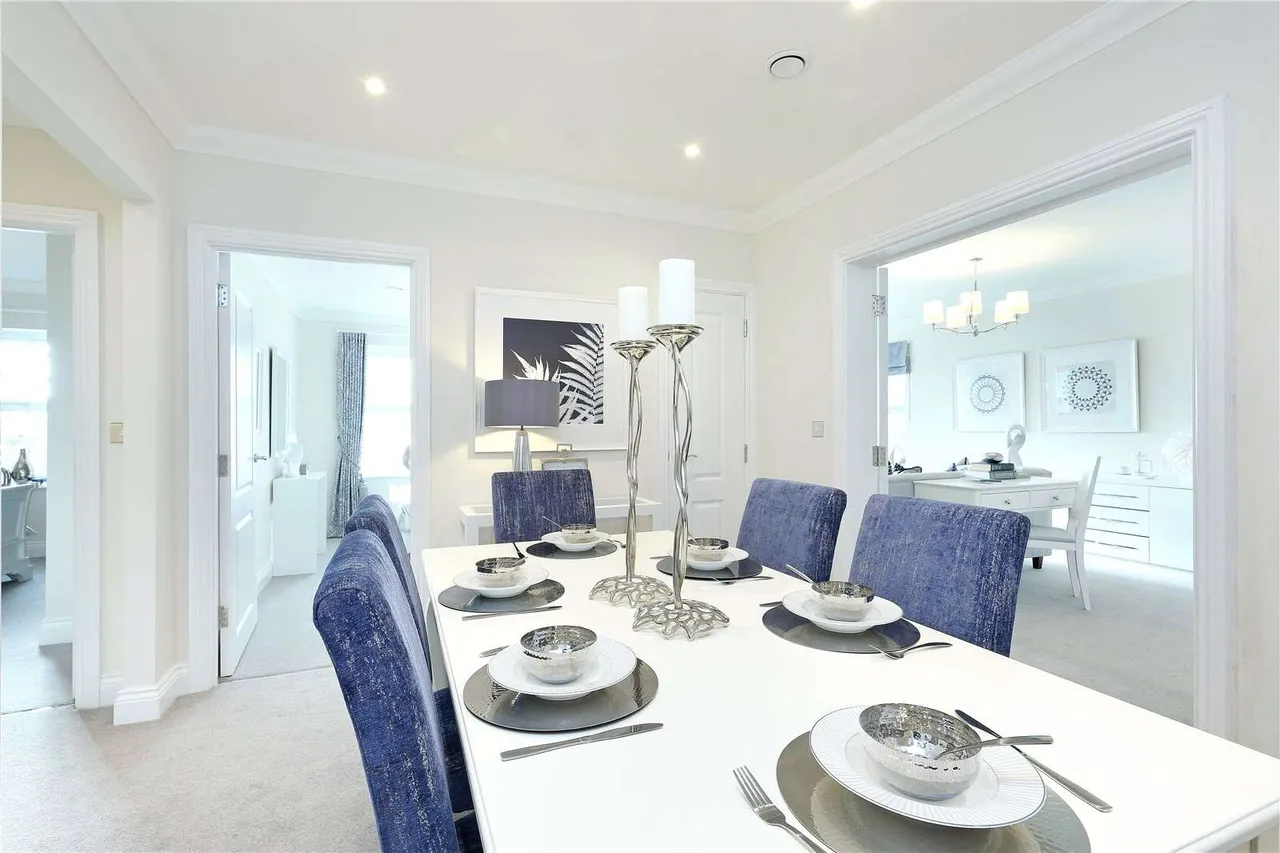 Pinewood Place, Hatch Lane, Windsor, Berkshire, SL4 3RW, photo 6