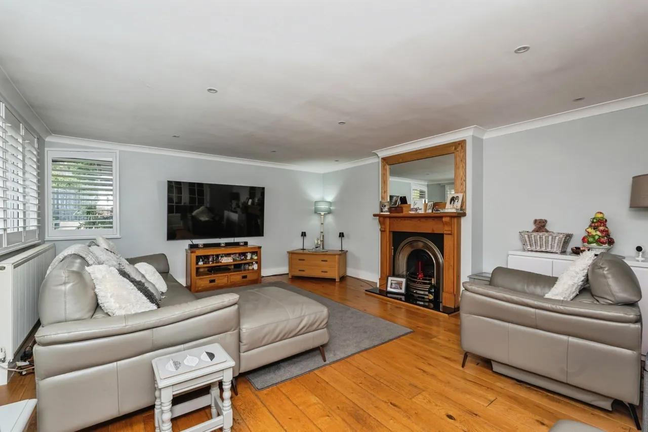 Overlord Close, Camberley, GU15, photo 2