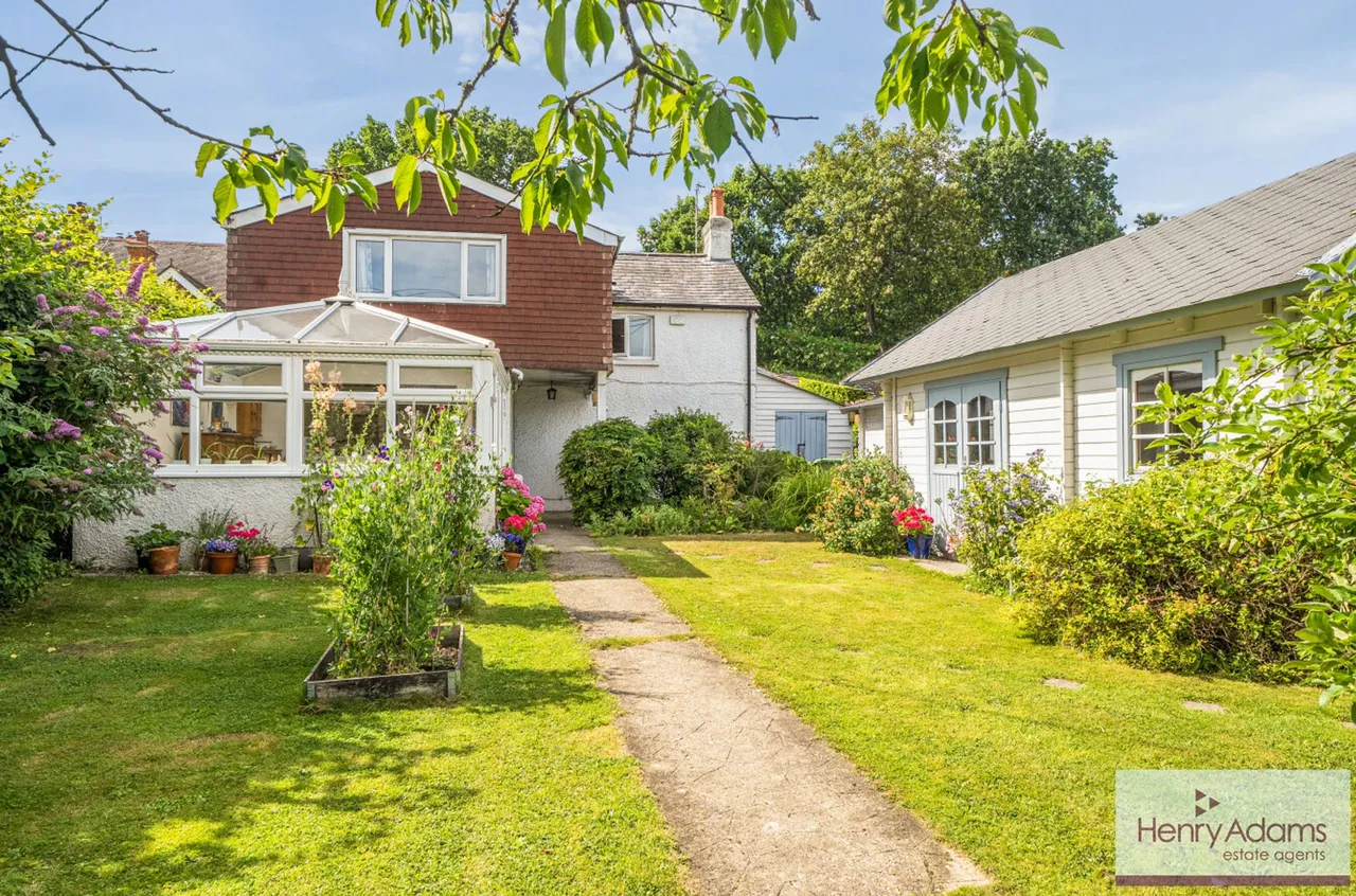 St. Marys Road, Liss, GU33, photo 21