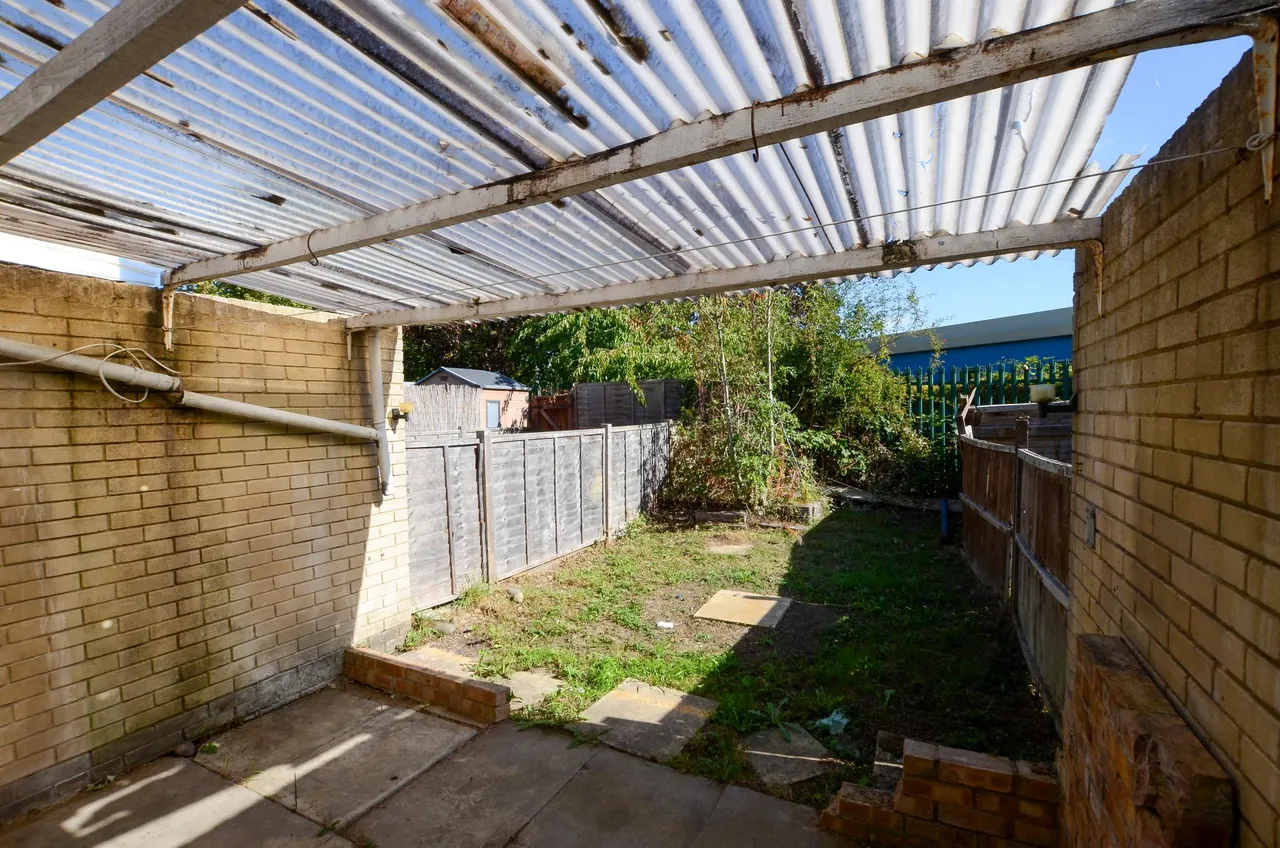 Mayfield Close, Uxbridge, UB10, photo 19