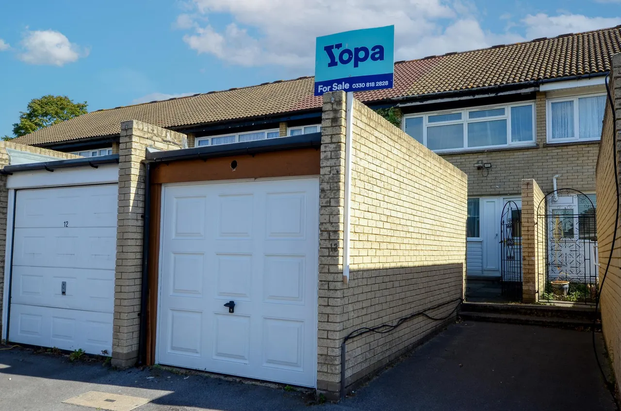 Mayfield Close, Uxbridge, UB10, photo 5