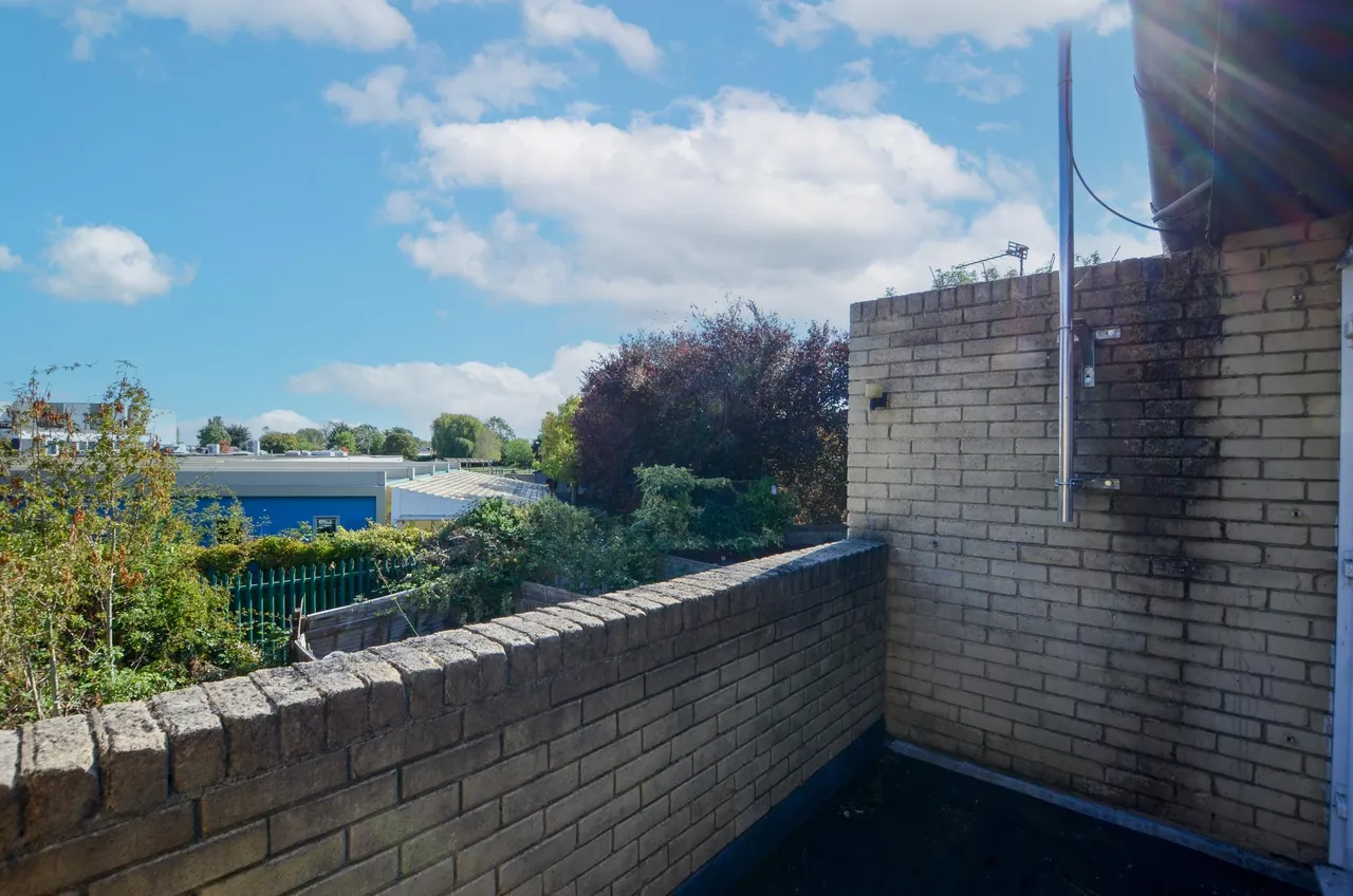 Mayfield Close, Uxbridge, UB10, photo 14