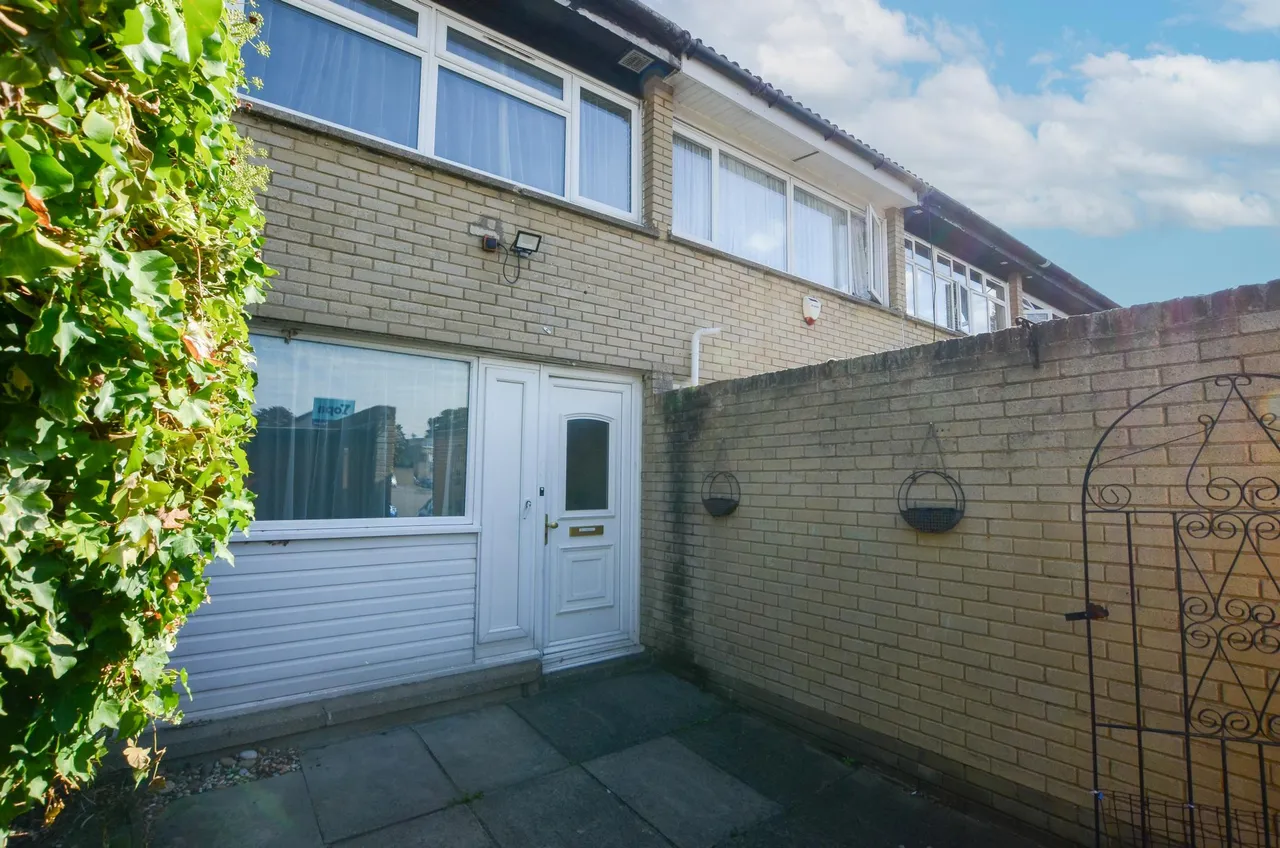 Mayfield Close, Uxbridge, UB10, photo 7