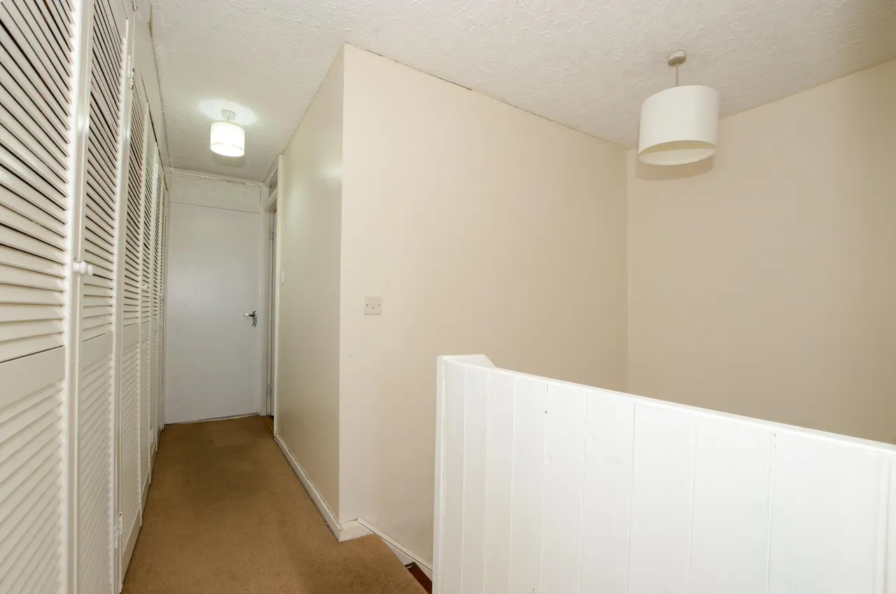 Mayfield Close, Uxbridge, UB10, photo 18