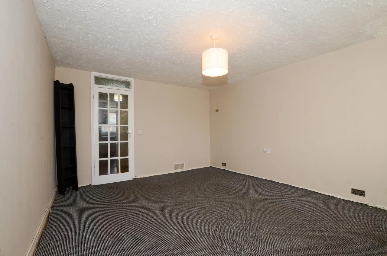 Mayfield Close, Uxbridge, UB10, photo 9