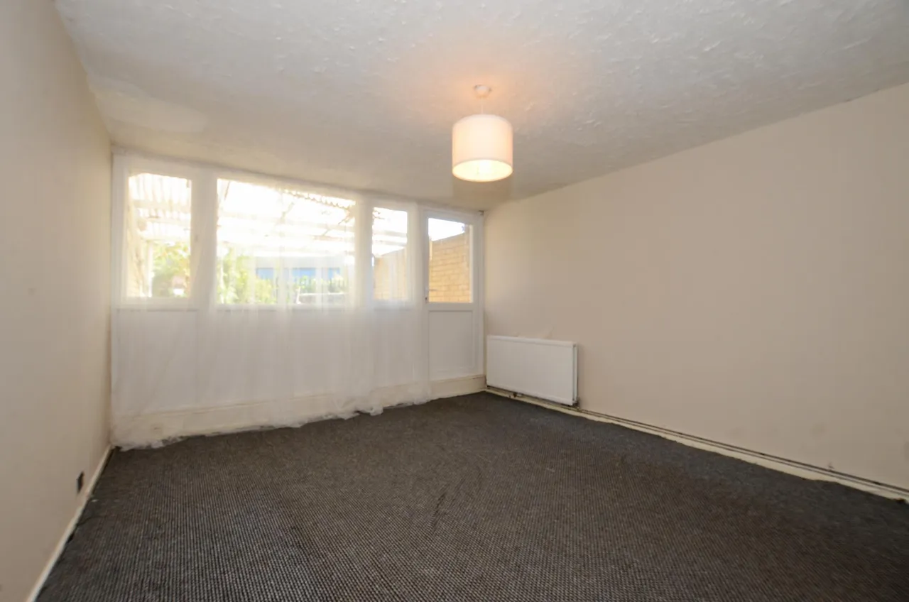 Mayfield Close, Uxbridge, UB10, photo 8