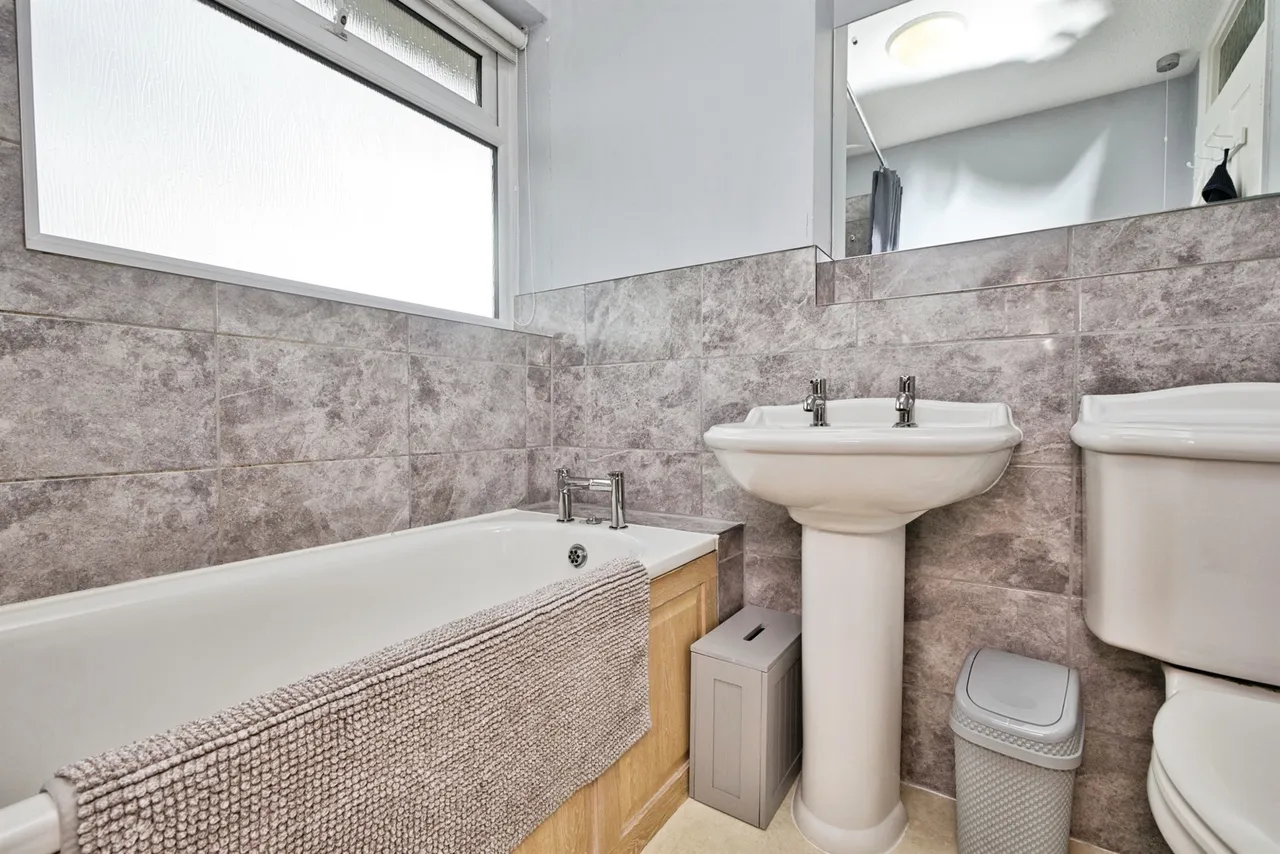 Runnymede Road, Yeovil, BA21, photo 14