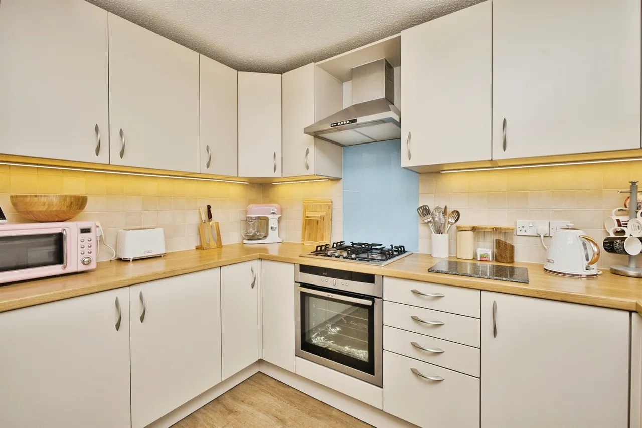 Runnymede Road, Yeovil, BA21, photo 4