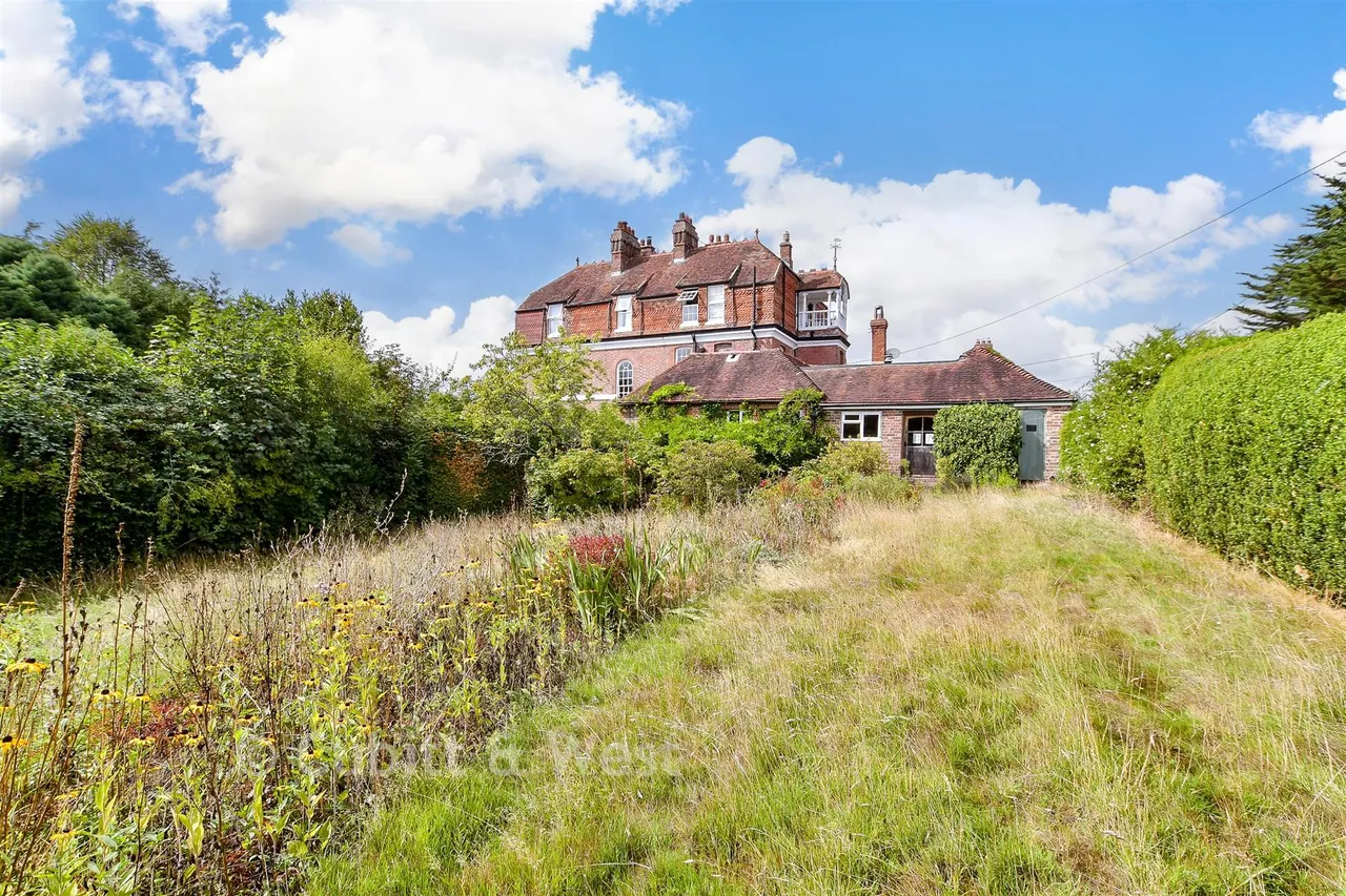 Hurstwood Road, High Hurstwood, TN22, photo 2