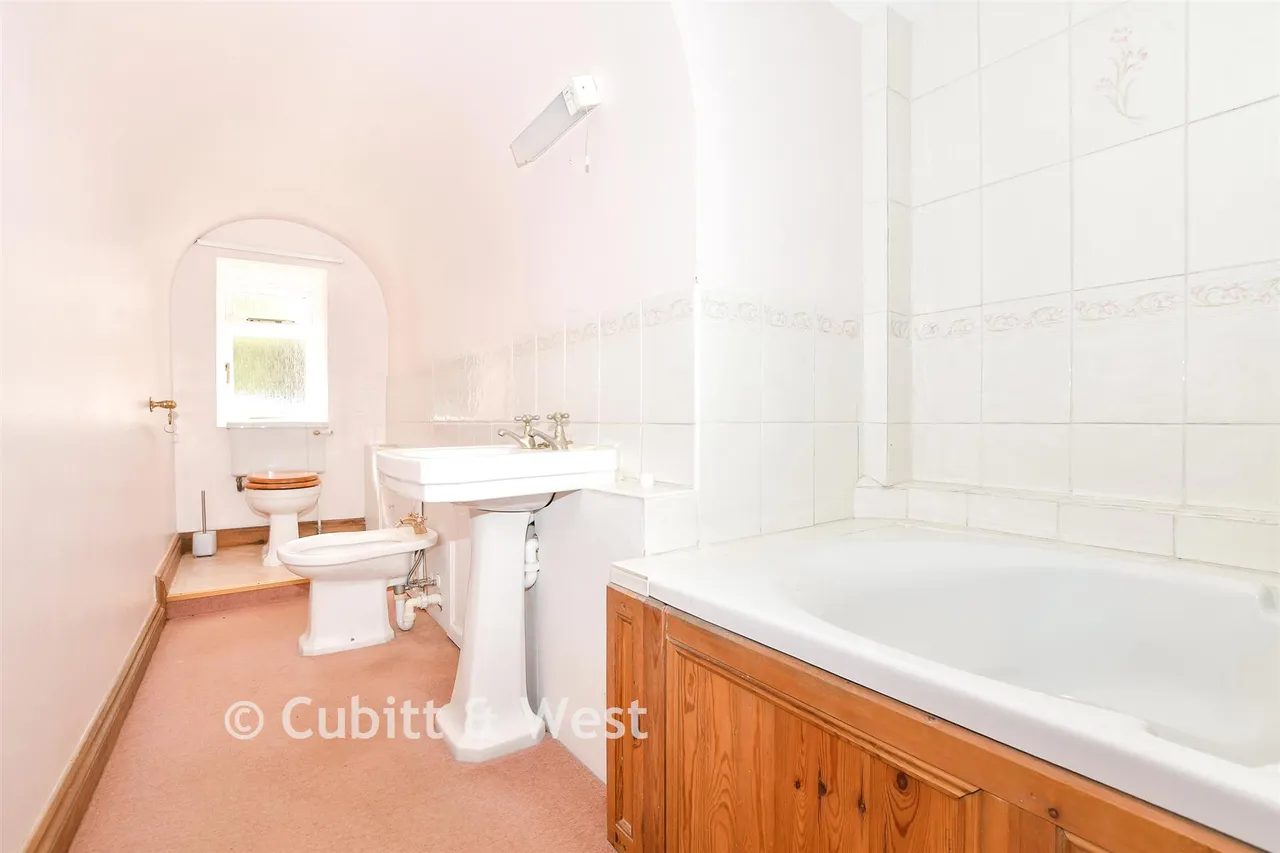 Hurstwood Road, High Hurstwood, TN22, photo 9