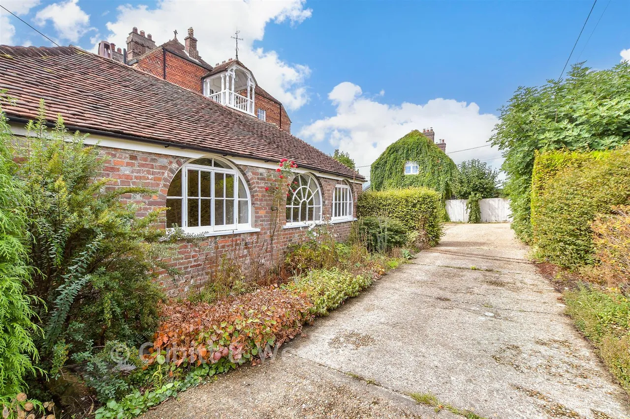 Hurstwood Road, High Hurstwood, TN22, photo 16