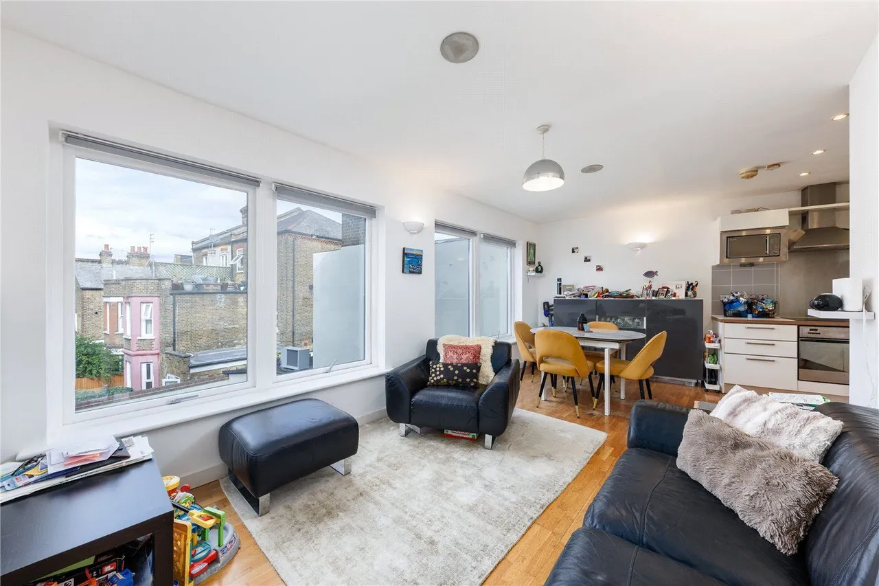 Upper Richmond Road, London, SW15, photo 9