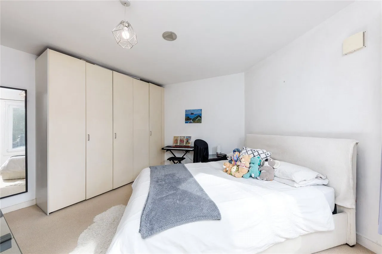 Upper Richmond Road, London, SW15, photo 11
