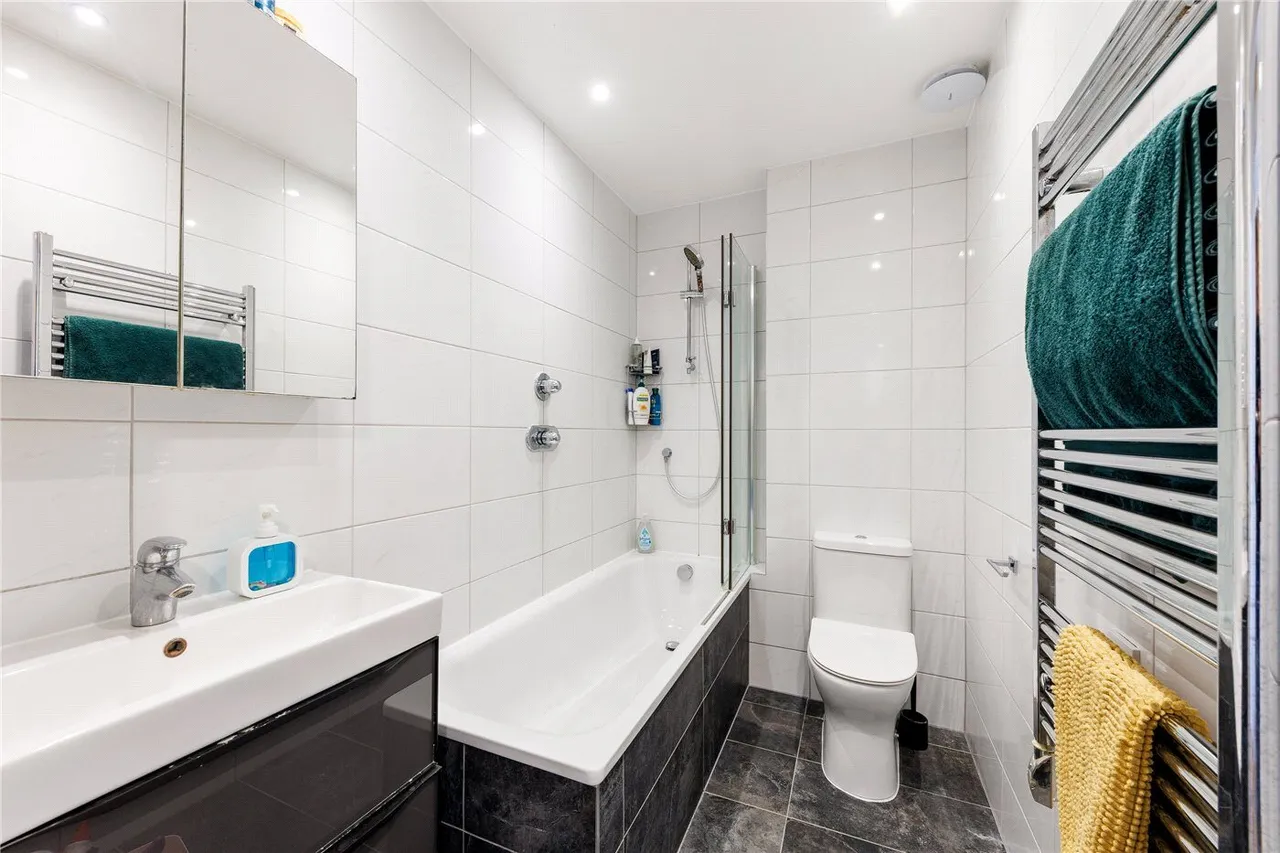 Upper Richmond Road, London, SW15, photo 5