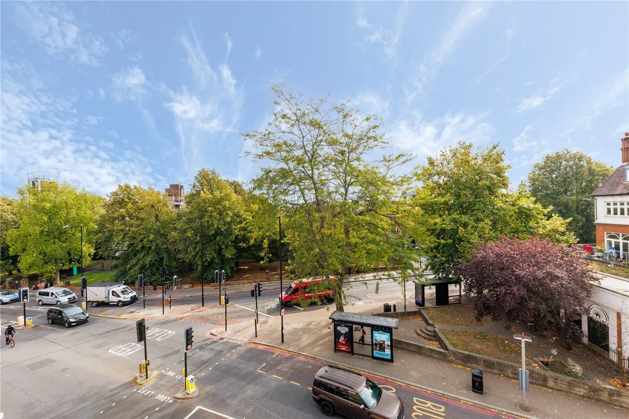 Upper Richmond Road, London, SW15, photo 10