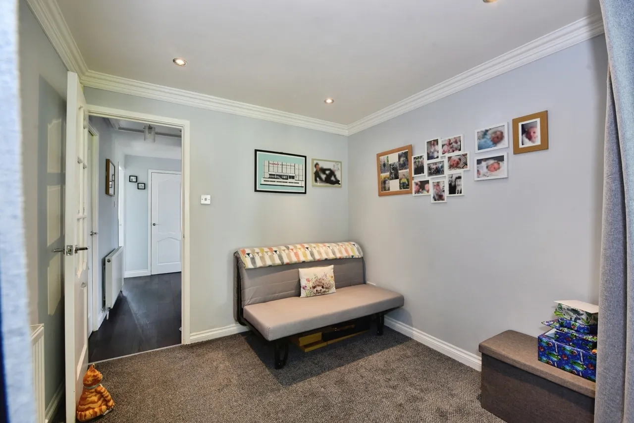 Hawthorn Avenue, Waterthorpe, Sheffield, S20, photo 8