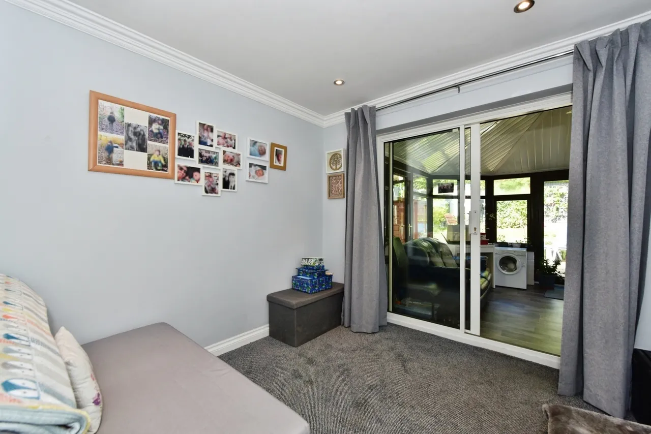 Hawthorn Avenue, Waterthorpe, Sheffield, S20, photo 9