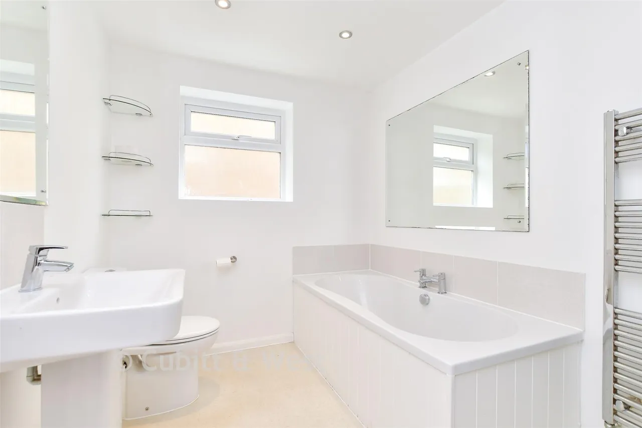 Glynn Rise, Peacehaven, BN10, photo 11