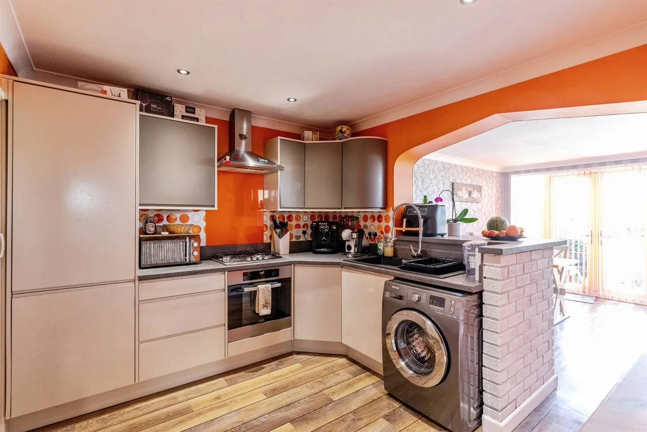 Brington Drive, Barton Seagrave, NN15, photo 3