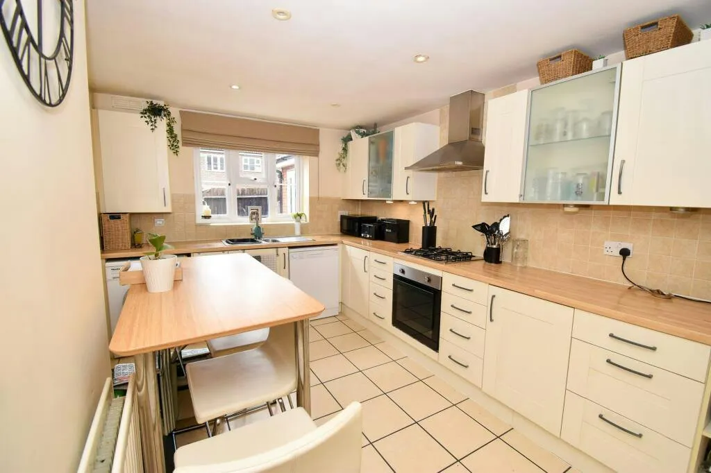 Cox's Gardens, Bishop's Stortford, CM23, photo 5
