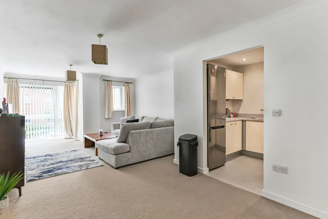 Avenel Way, Poole, photo 4