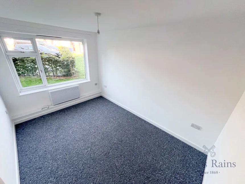 Gloucester Grange, Newcastle, ST5, photo 4