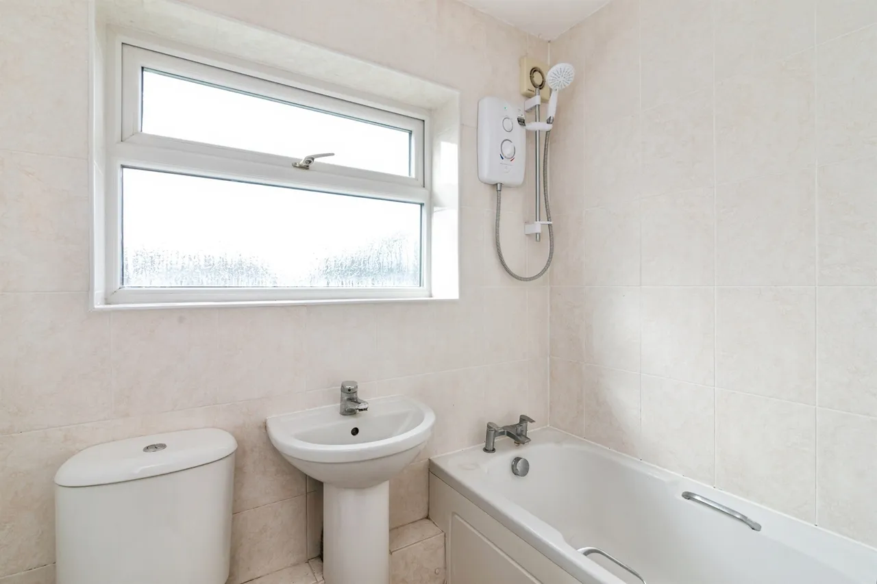 Buttercup Close, Lowestoft, NR33, photo 12