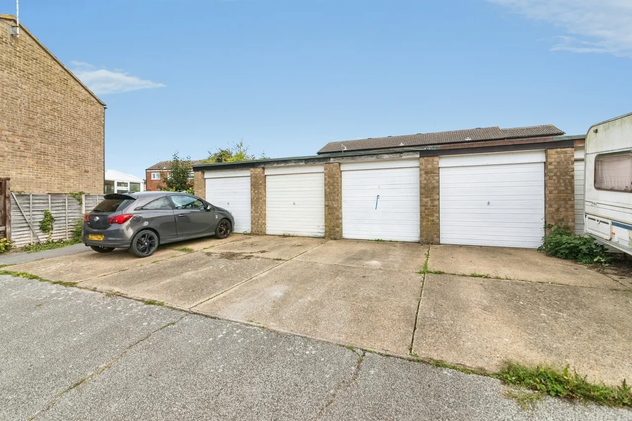 Buttercup Close, Lowestoft, NR33, photo 16