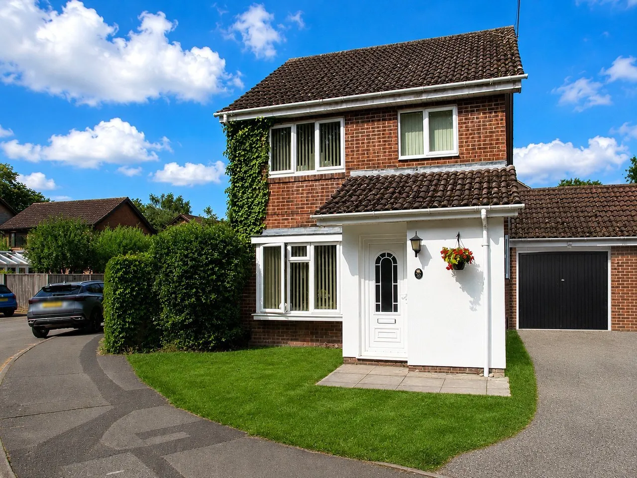 Roundhouse Drive, West Totton, SO40, photo 2
