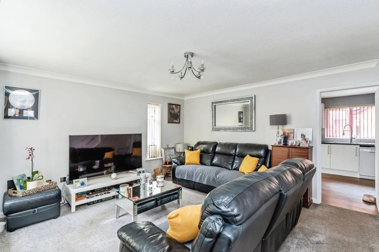 Roundhouse Drive, West Totton, SO40, photo 6