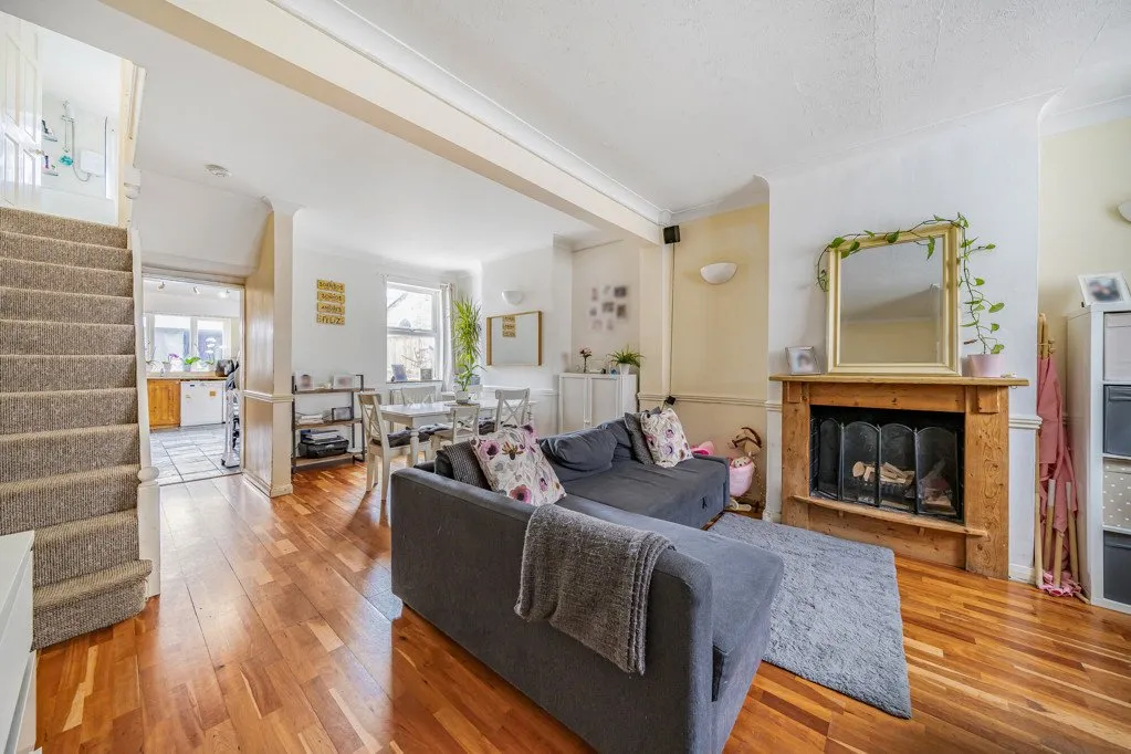 2 bed house for sale — Mottingham Road, SE9