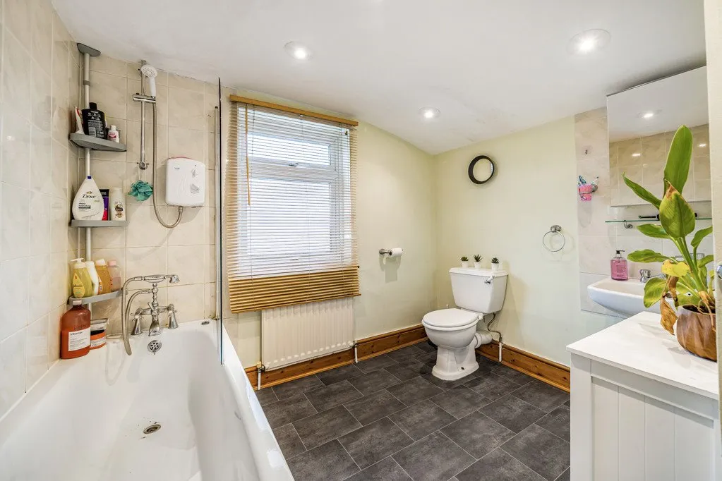 Mottingham Road, SE9, photo 7