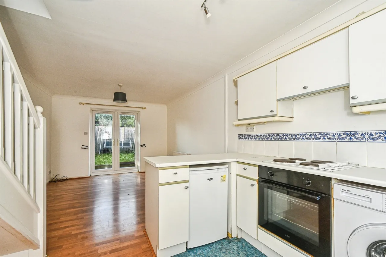 Pritchard Close, Swindon, photo 2