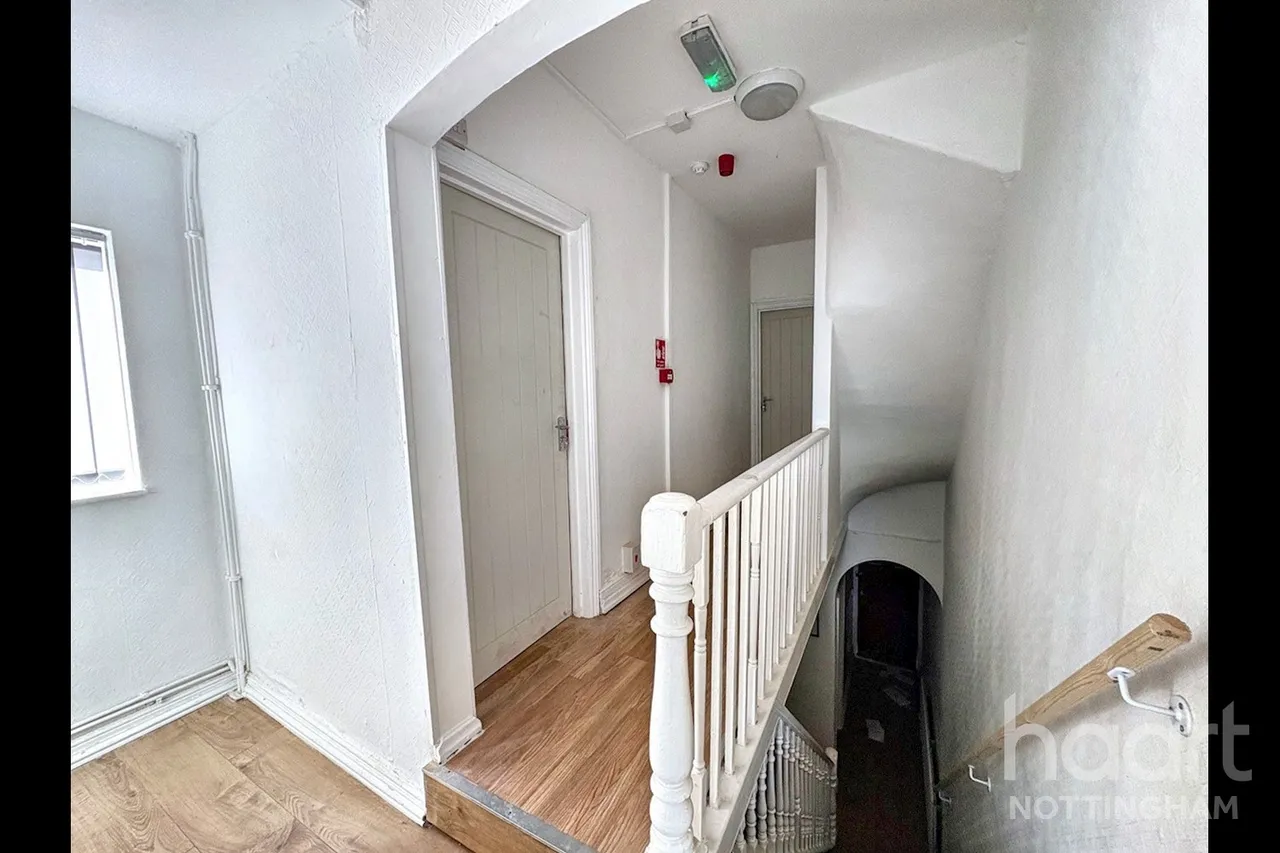 Bobbers Mill Road, Nottingham, NG7, photo 11