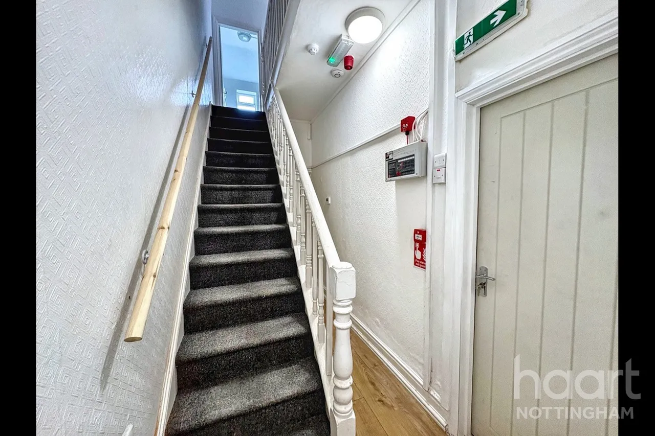 Bobbers Mill Road, Nottingham, NG7, photo 16