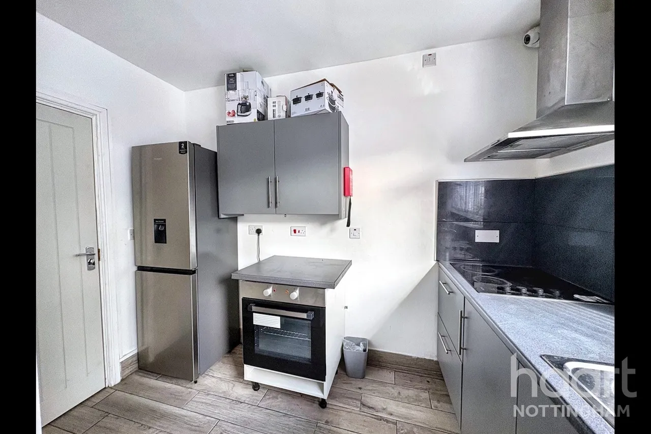 Bobbers Mill Road, Nottingham, NG7, photo 15