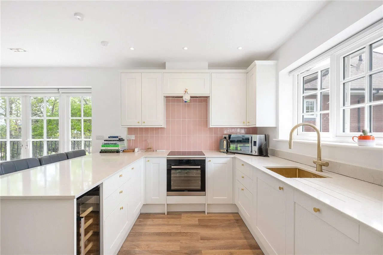 2 bed flat for sale — The Avenue, Beckenham, BR3